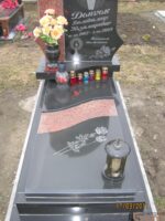 Single granite monument - Arcade